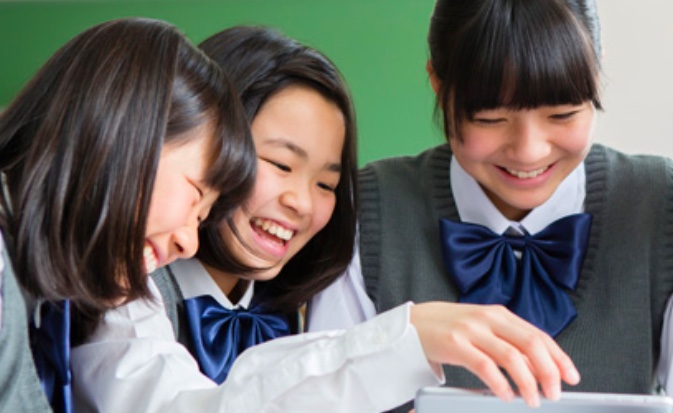 Smartphones that Japanese Junior High School Students Should Have